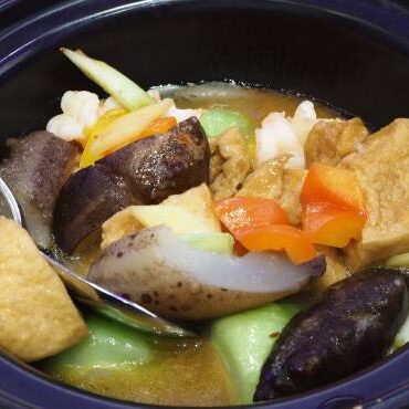 Sea cucumber and tofu in casserole ( Hong Kong )